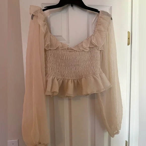 NWT En Saison Cropped Smocked Top Size L - Picture 3 of 6